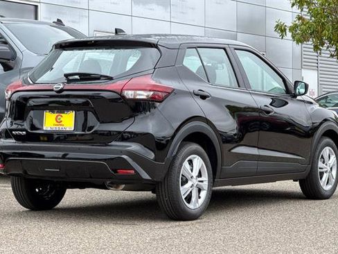 New 2025 Nissan Kicks Play S image 5