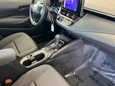 Used 2026 Toyota Corolla LE FWD image 15