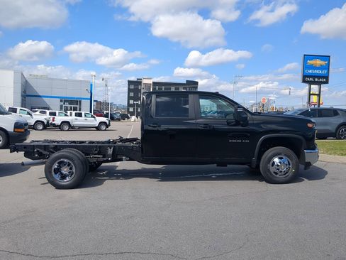 New 2026 Chevrolet Silverado 3500 LT w/ Convenience Package image 9