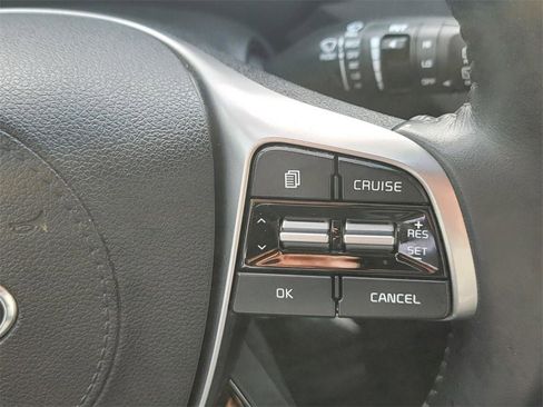 Used 2019 Kia Sorento LX w/ LX Convenience Package image 17