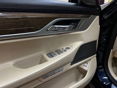 Used 2018 BMW 740i image 19