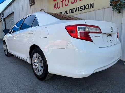 Used 2014 Toyota Camry LE FWD image 10