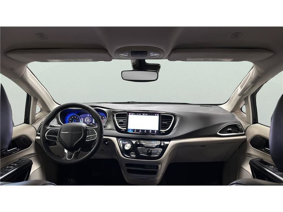 Used 2024 Chrysler Pacifica Touring-L FWD image 29