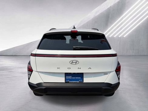 Certified 2025 Hyundai Kona SEL AWD/4WD image 6