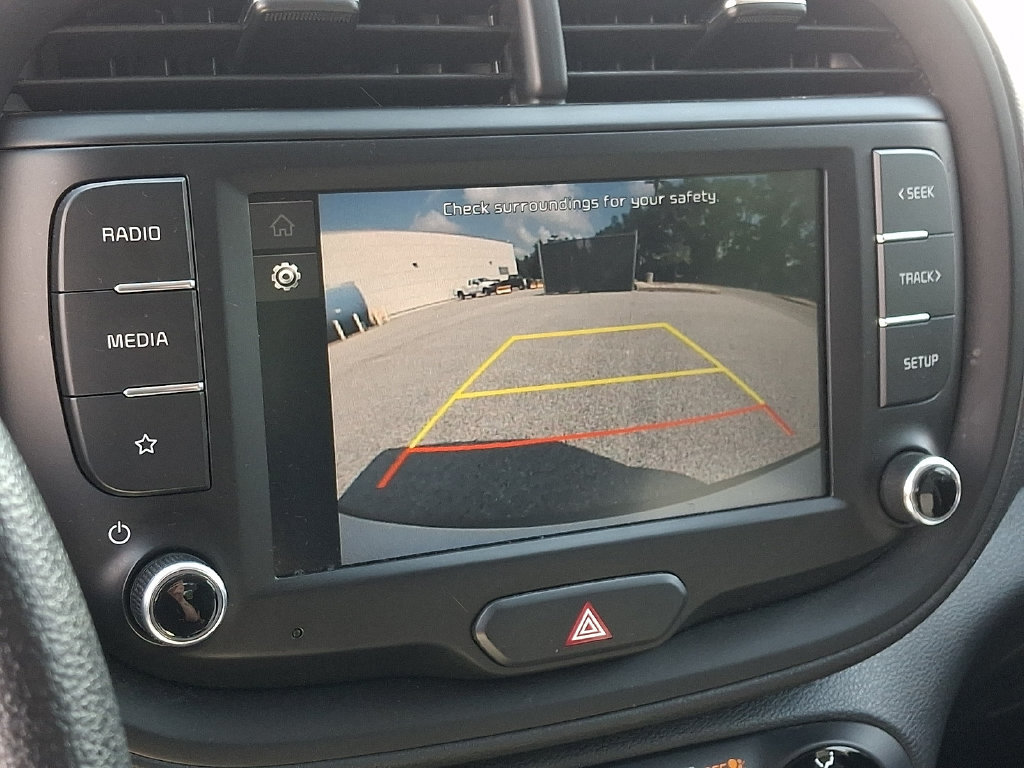 Used 2023 Kia Soul LX w/ LX Technology Package FWD image 4