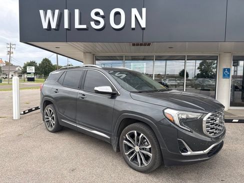 Used 2020 GMC Terrain Denali w/ Denali Premium Package AWD/4WD image 1