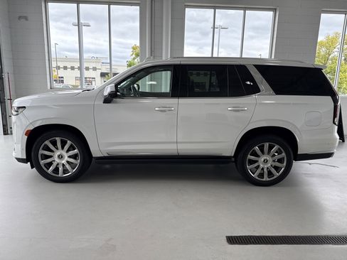 Used 2021 Cadillac Escalade Premium Luxury Platinum image 3