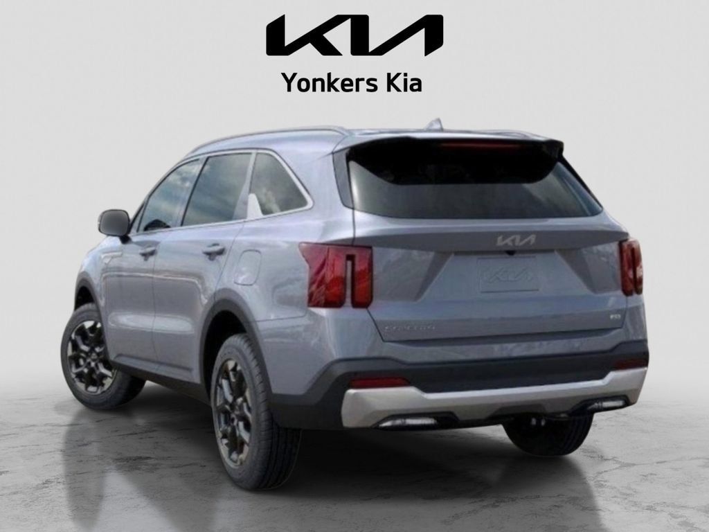 Used 2025 Kia Sorento S AWD/4WD image 4
