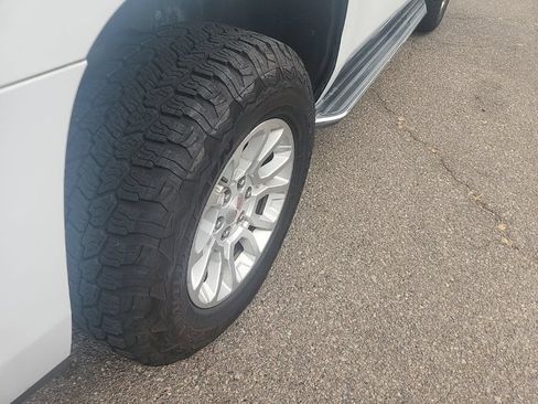 Used 2017 GMC Yukon SLT AWD/4WD image 15
