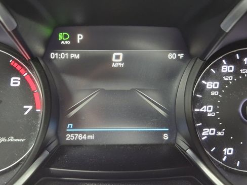 Used 2022 Alfa Romeo Stelvio Veloce image 20