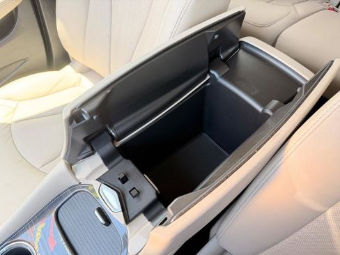 Used 2019 Buick Envision Essence FWD image 13