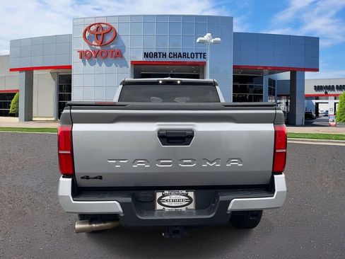 Used 2025 Toyota Tacoma TRD Off-Road AWD/4WD image 6