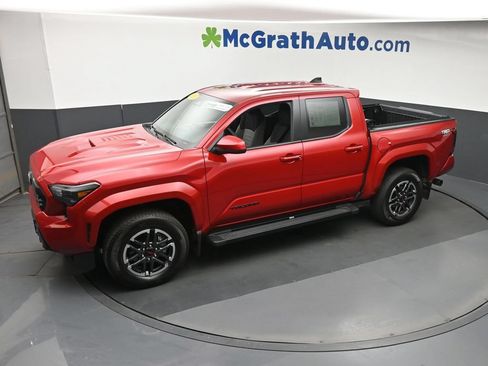 Used 2025 Toyota Tacoma TRD Sport AWD/4WD image 22