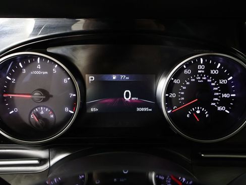Certified 2024 Kia Carnival EX FWD image 43