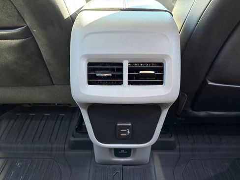 Used 2024 GMC Terrain SLT w/ Tech Package image 27