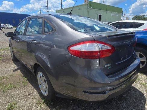 Used 2014 Ford Fiesta SE FWD image 6
