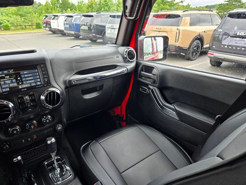 Used 2015 Jeep Wrangler Unlimited Sport w/ Quick Order Package 24S AWD/4WD image 11
