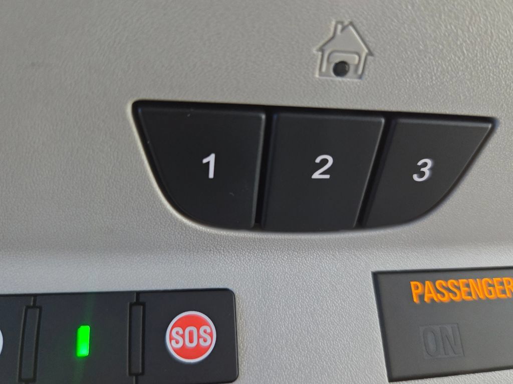 Used 2019 Buick Envision Essence FWD image 48