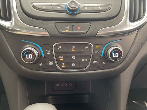 Used 2024 Chevrolet Equinox LT AWD/4WD image 5