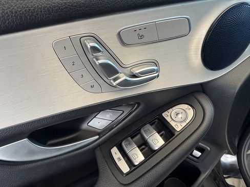 Used 2022 Mercedes-Benz GLC 300 4MATIC w/ Premium Package Lite image 5