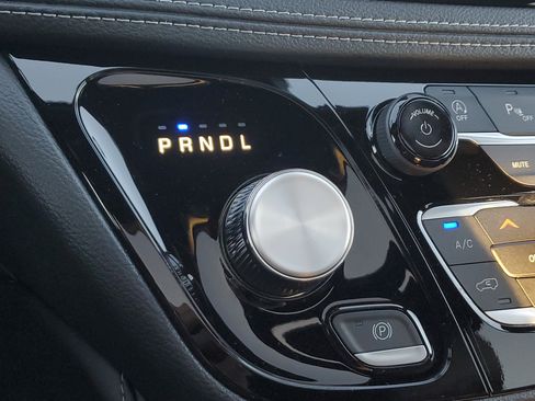 New 2026 Chrysler Pacifica Limited w/ S Appearance Package image 30