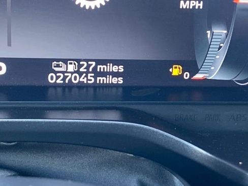 Used 2024 Mitsubishi Outlander 4WD Plug-In Hybrid image 30