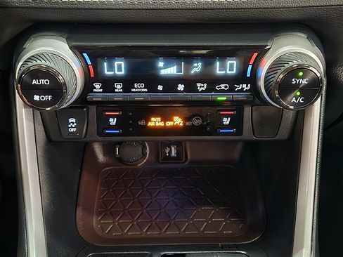 Used 2024 Toyota RAV4 Limited AWD/4WD image 39
