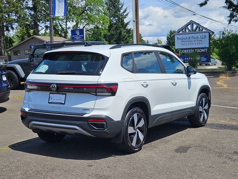 Used 2025 Volkswagen Taos S AWD/4WD image 5