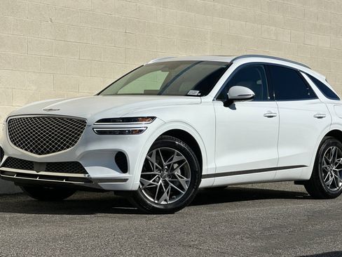 Used 2024 Genesis GV70 2.5T w/ Select Package image 8