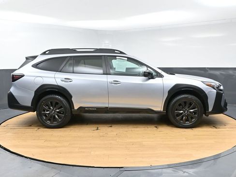 Used 2025 Subaru Outback Onyx Edition image 7