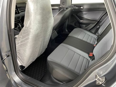 New 2025 Volkswagen Jetta SE image 4