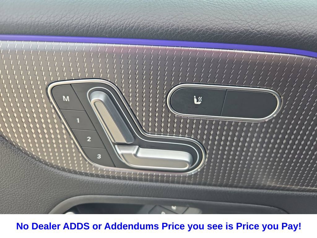 Used 2023 Mercedes-Benz GLB 250 4MATIC w/ Premium Package image 28