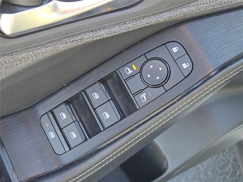 Used 2023 Nissan Rogue SV image 23