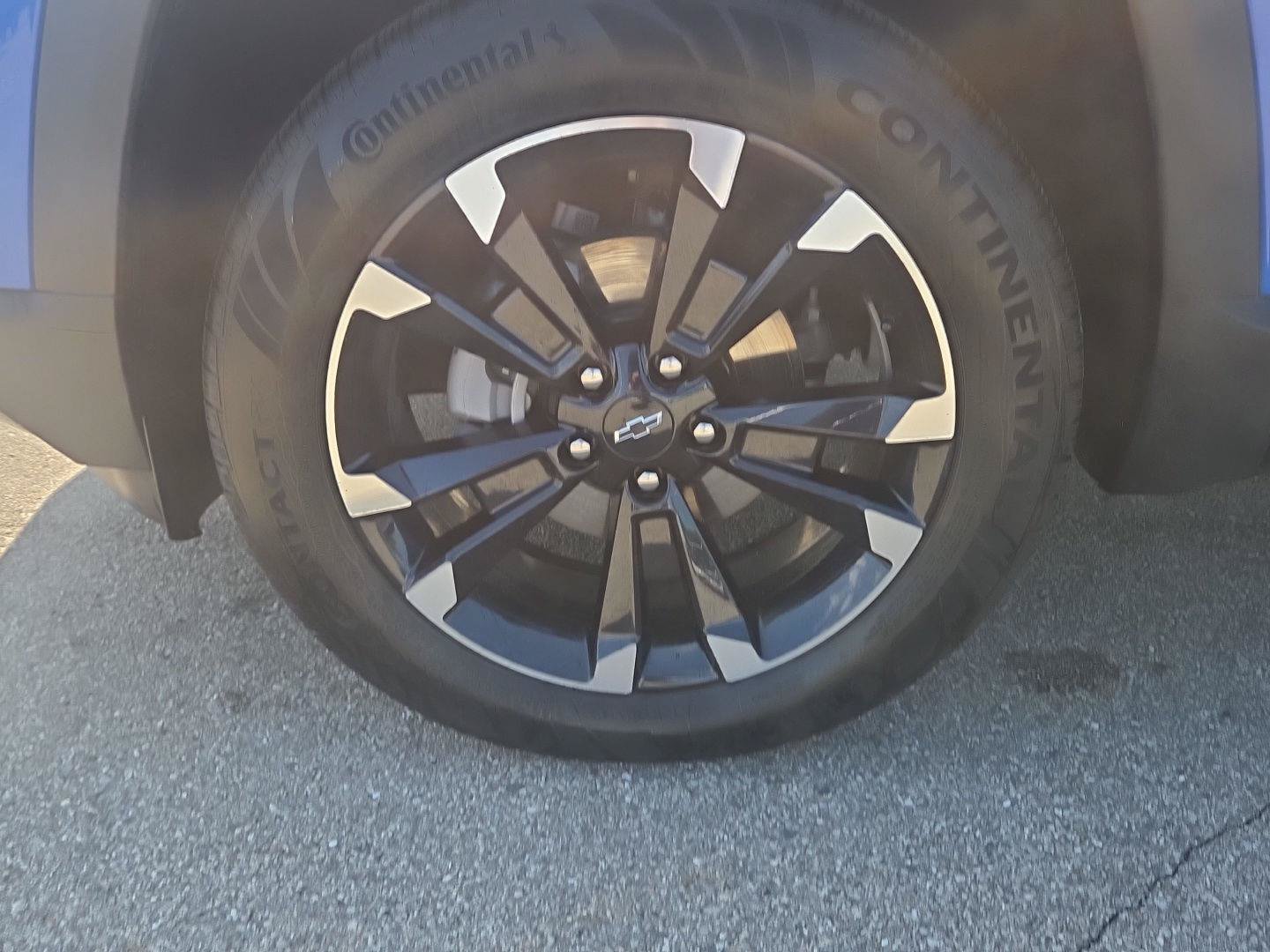 Used 2025 Chevrolet Equinox RS w/ Safety and Technology Package FWD image 12