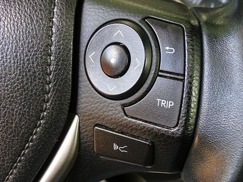 Used 2017 Toyota RAV4 XLE AWD/4WD image 28