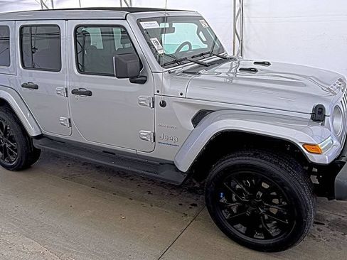 Used 2023 Jeep Wrangler Unlimited Sahara w/ Cold Weather Group AWD/4WD image 3