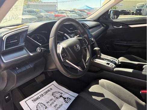 Used 2018 Honda Civic EX image 5
