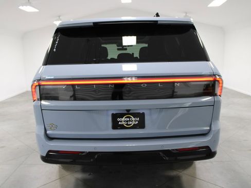 New 2026 Lincoln Navigator L Reserve image 7