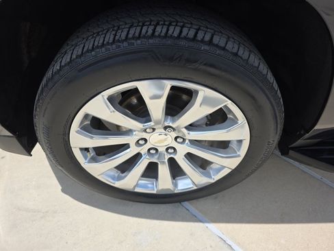 Used 2022 Chevrolet Tahoe Premier w/ Texas Edition AWD/4WD image 5