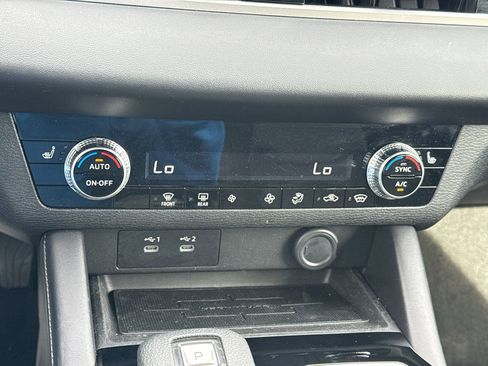 Used 2025 Mitsubishi Outlander ES image 16