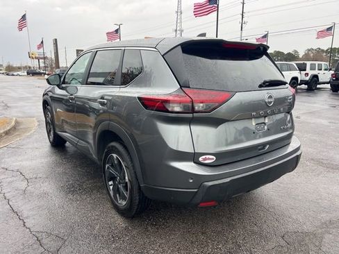 Used 2024 Nissan Rogue SV image 22