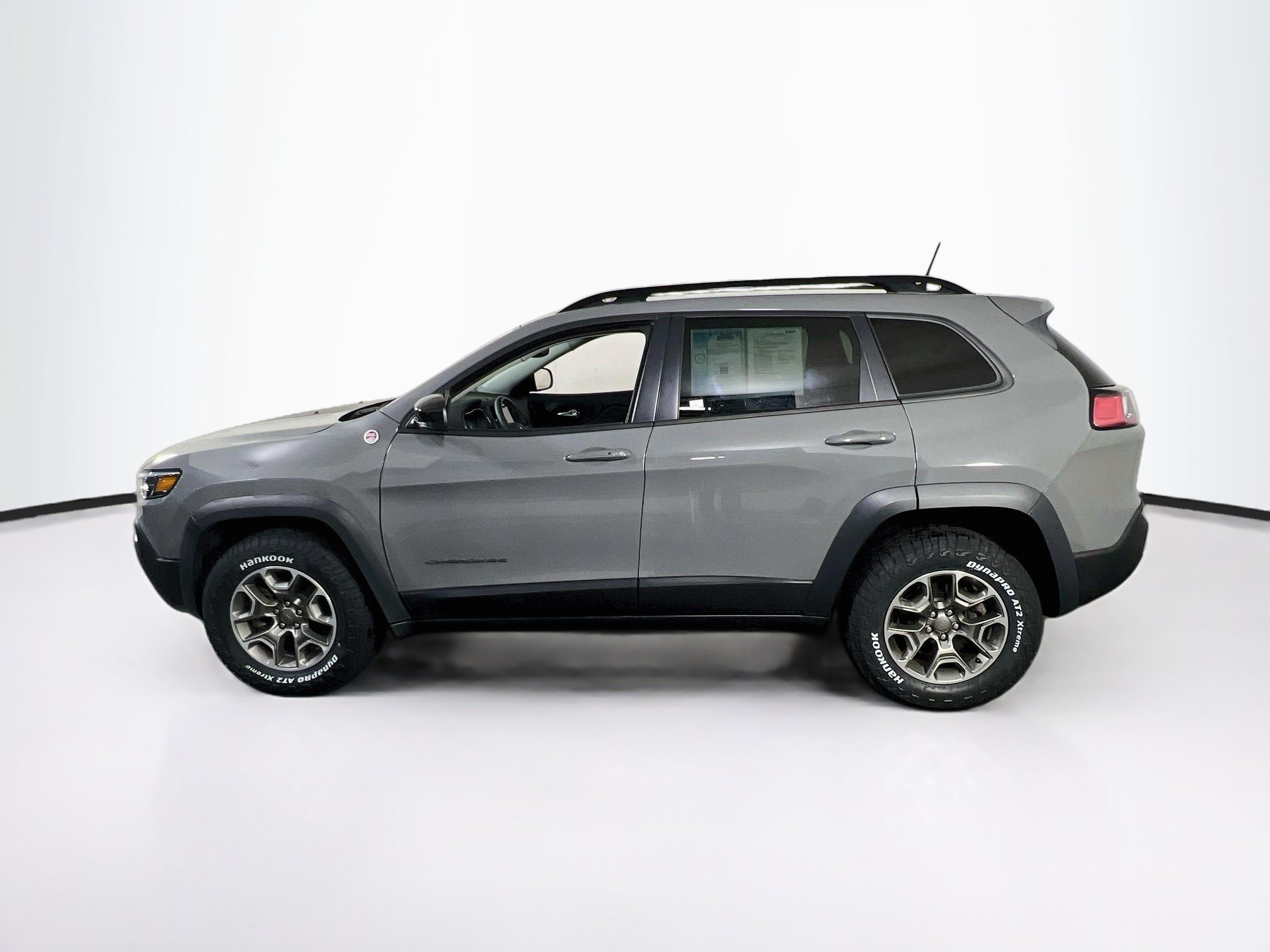 Used 2022 Jeep Cherokee Trailhawk w/ Premium Leather Package AWD/4WD image 8