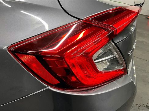 Used 2020 Honda Civic Sport image 28