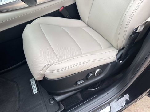 Used 2023 Genesis GV70 2.5T w/ Select Package image 20