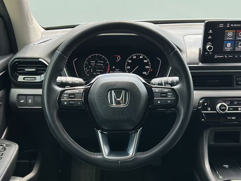 Used 2025 Honda Pilot Touring image 21