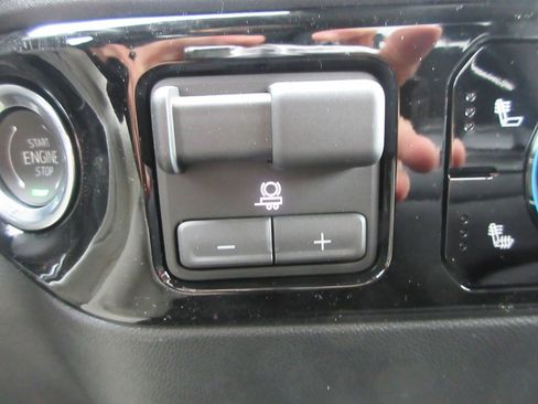 New 2026 GMC Sierra 1500 SLE image 19