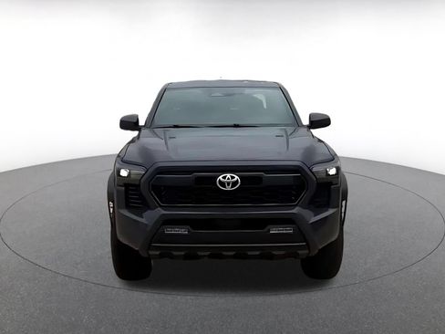 Used 2025 Toyota Tacoma TRD Off-Road AWD/4WD image 4