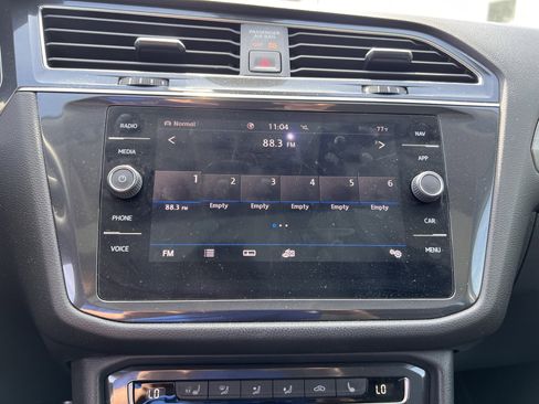 Used 2020 Volkswagen Tiguan SEL image 24