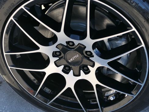 Used 2022 Genesis G70 2.0T image 11