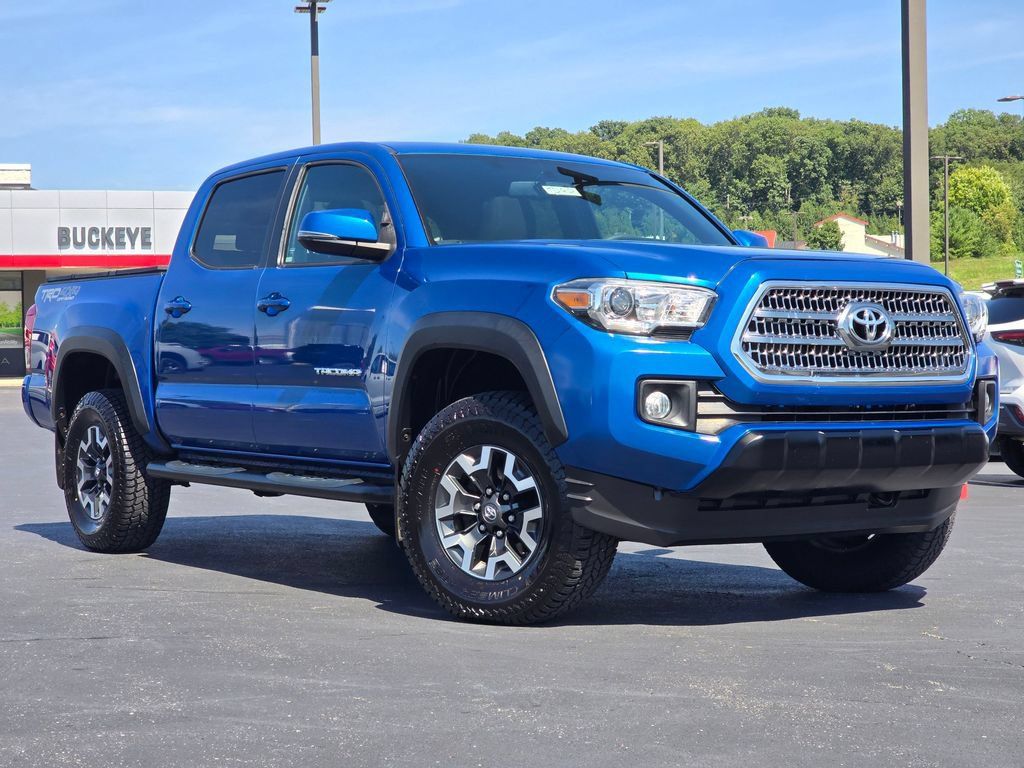 Used 2017 Toyota Tacoma TRD Off-Road AWD/4WD image 2